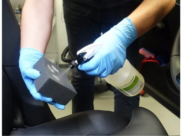 Čistič kůže, textílie a alcantary Koch Chemie Pol Star 1 l